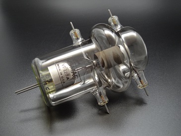 EIMAC VT-127A　ウランガラス　白色光源